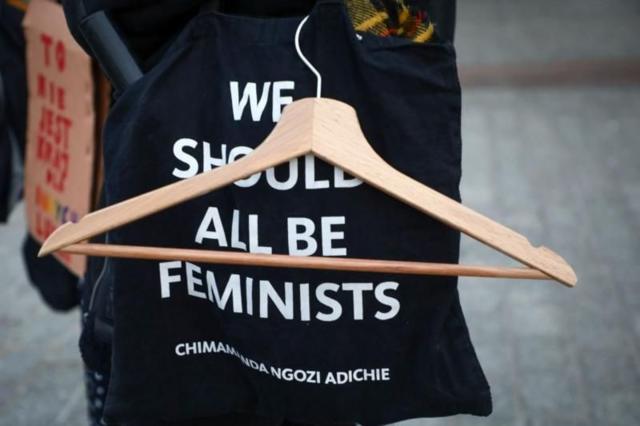 «Это все еще пытка». Смена власти не помогла польским женщинам в доступе к абортам