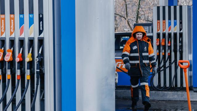 Нефтяные атаки. Насколько опасны для экономики России интенсивные удары украинских дронов по НПЗ?