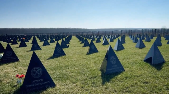 Расследование Би-би-си: сколько может выжить на фронте в Украине российский заключенный?