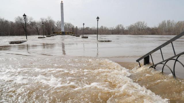 В нескольких районах Оренбурга объявлена эвакуация из-за паводка. Фото