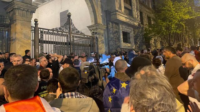Парламент Грузии принял в первом чтении «закон об иноагентах». Его обсуждение вызвало протесты