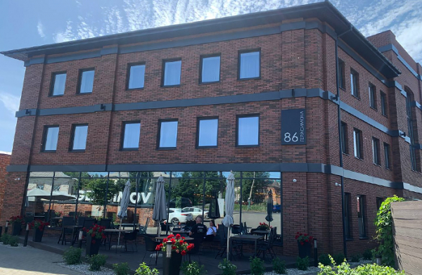 Небольшой город, его гостиницы и их создатели, часть I: единство разных