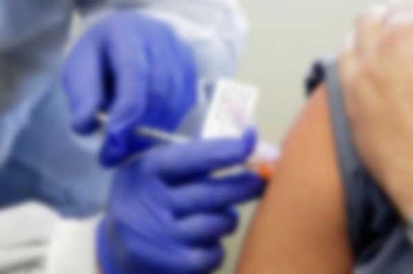 Болит голова после прививки от коронавируса Болит голова после прививки от коронавируса