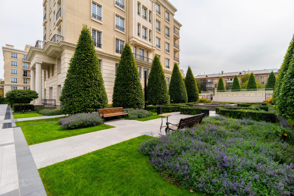 Сады с размахом: обзор самых крупных частных парков в элитных ЖК Москвы Сады с размахом: обзор самых крупных частных парков в элитных ЖК Москвы