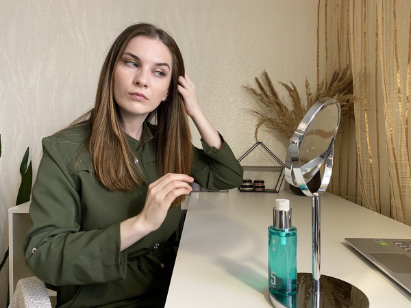 Отечность, выпадение волос и прыщи на лице: виноват один гормон и 2 момента в питании Отечность, выпадение волос и прыщи на лице: виноват один гормон и 2 момента в питании