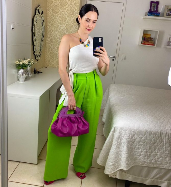 Зеленый и розовый: как сочетать модные цвета в образе