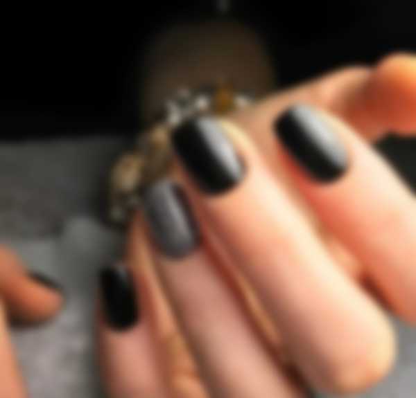 Черный маникюр 2023 года и модные тенденции с фото