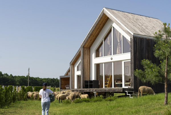 Что такое коттедж: плюсы и минусы, отличия от дома и дачи