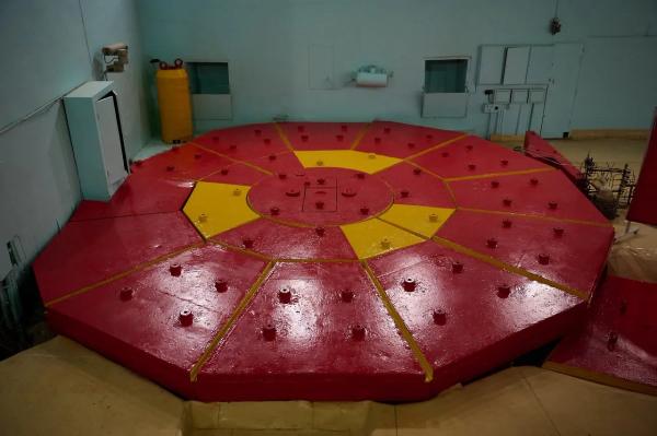 Чернышенко показали "ядерное Lego" на первой в мире АЭС