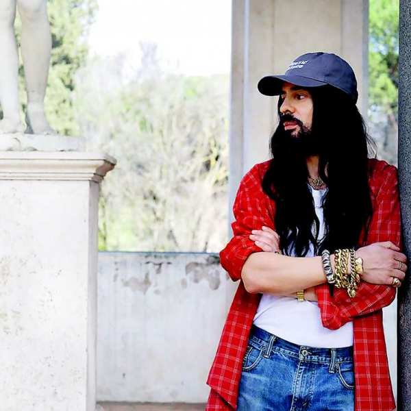 «Чрезвычайно модный Иисус»: 5 интересных фактов о новом креативном директоре Valentino «Чрезвычайно модный Иисус»: 5 интересных фактов о новом креативном директоре Valentino