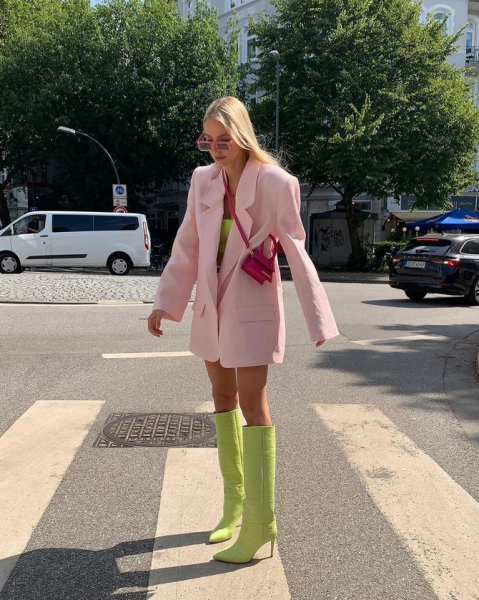 Зеленый и розовый: как сочетать модные цвета в образе