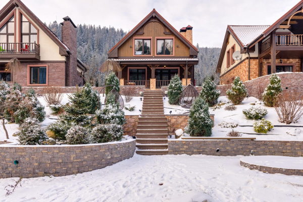 Что такое коттедж: плюсы и минусы, отличия от дома и дачи