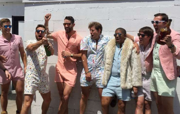 Топ вещей, которые мужчинам нельзя носить летом, даже в жару Топ вещей, которые мужчинам нельзя носить летом, даже в жару