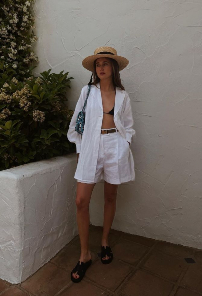 Как носить белую рубашку на пляже: советы и сочетания Как носить белую рубашку на пляже: советы и сочетания