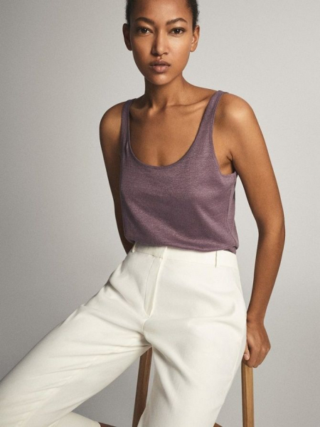 Майка-алкоголичка – актуальный тренд лета 2024 года