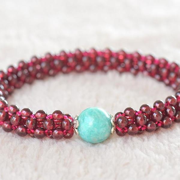 Гранатовый камень: описание с фото, свойства, кому подходит Гранатовый камень: описание с фото, свойства, кому подходит