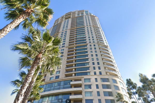 12 особняков и квартир звезд, которые выставили на продажу в 2024 году 12 особняков и квартир звезд, которые выставили на продажу в 2024 году