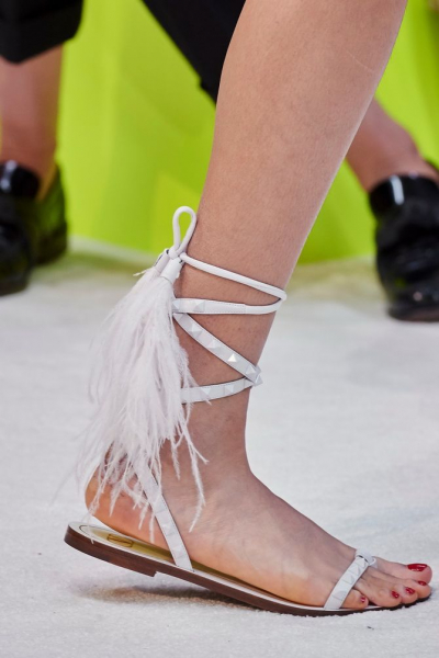 6 моделей сандалий, которые украсят ваше лето 2024 6 моделей сандалий, которые украсят ваше лето 2024