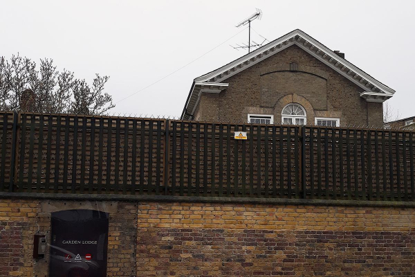 12 особняков и квартир звезд, которые выставили на продажу в 2024 году 12 особняков и квартир звезд, которые выставили на продажу в 2024 году