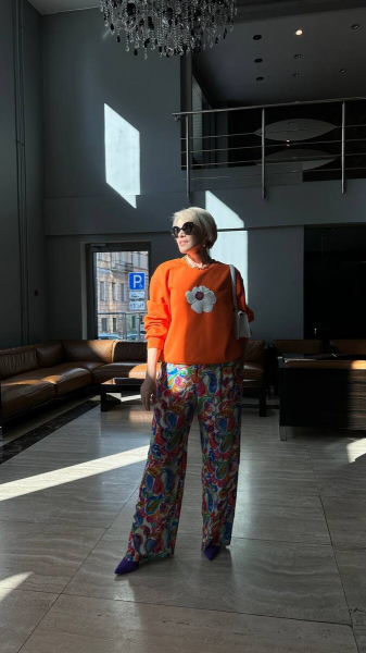 Очень яркие и смелые образы с костюмами в пижамном стиле Очень яркие и смелые образы с костюмами в пижамном стиле