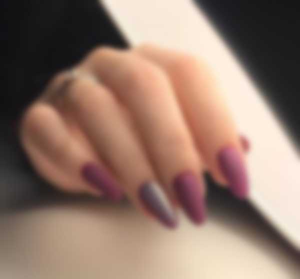 Матовый маникюр на длинные ногти, популярный в 2023 году Матовый маникюр на длинные ногти, популярный в 2023 году