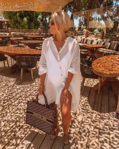 Как носить белую рубашку на пляже: советы и сочетания Как носить белую рубашку на пляже: советы и сочетания