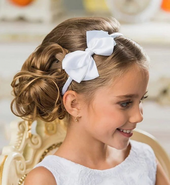 Красивые прически с бантами на 1 сентября