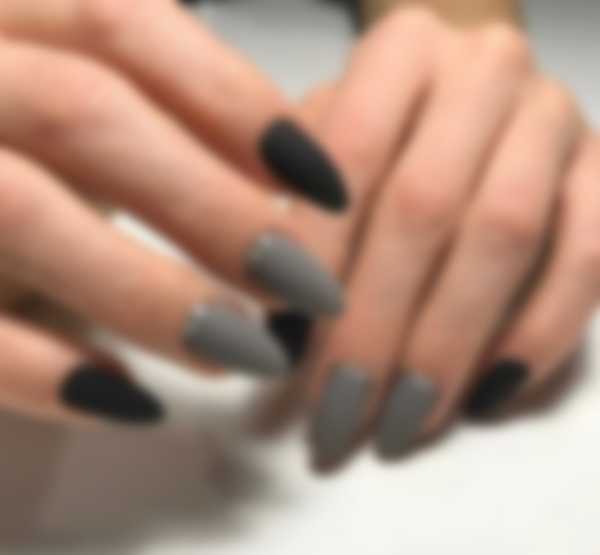 Матовый маникюр на длинные ногти, популярный в 2023 году Матовый маникюр на длинные ногти, популярный в 2023 году