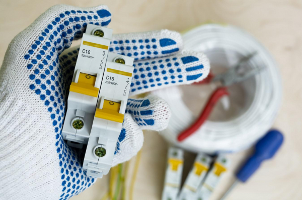 Что такое УЗО и для чего оно нужно: расшифровка и схема подключения