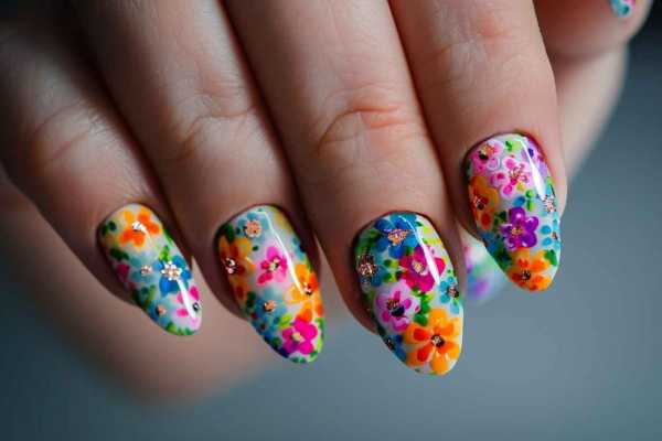 Летний яркий маникюр 2024 года: идеи оригинальных и стильных дизайнов Летний яркий маникюр 2024 года: идеи оригинальных и стильных дизайнов