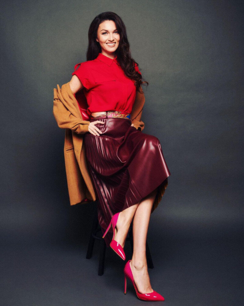 Плиссированная юбка на российских звездах — кому идет, а кому не очень Плиссированная юбка на российских звездах — кому идет, а кому не очень