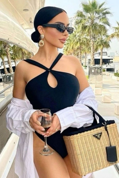 Как носить белую рубашку на пляже: советы и сочетания Как носить белую рубашку на пляже: советы и сочетания