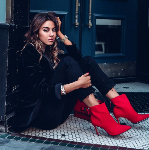 С чем носить красную обувь: стильные образы