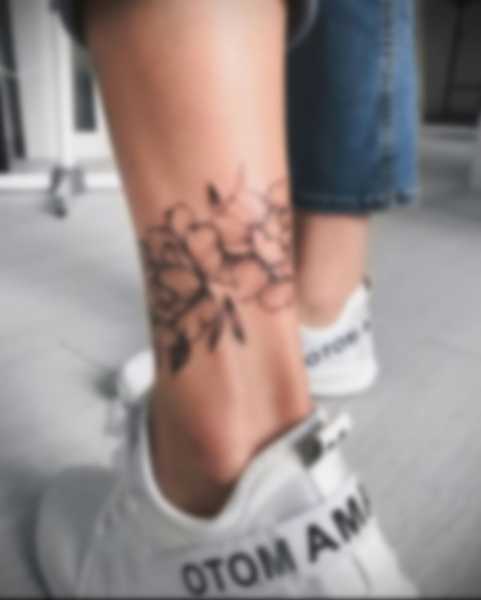 Красивые татуировки на щиколотке для девушки – эскизы с фото Красивые татуировки на щиколотке для девушки – эскизы с фото