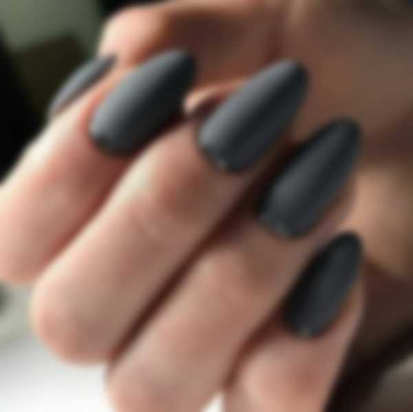 Матовый маникюр на длинные ногти, популярный в 2023 году Матовый маникюр на длинные ногти, популярный в 2023 году