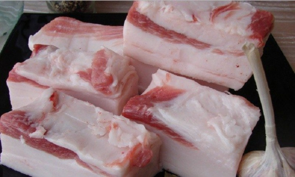 Вот что происходит с организмом, когда ты ешь сало. Не упади со стула!