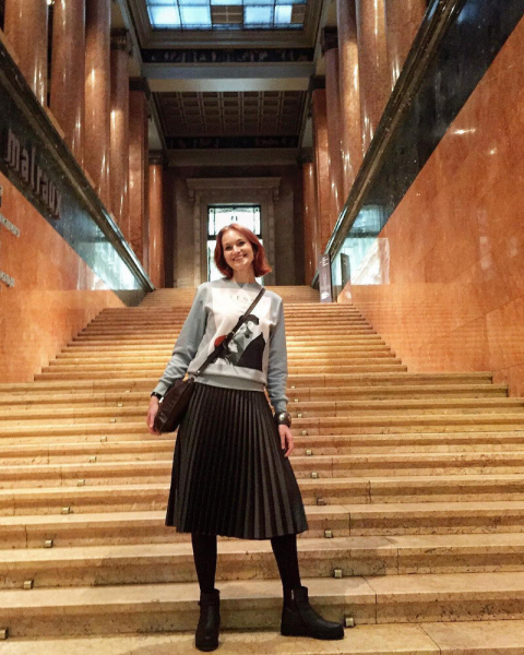 Плиссированная юбка на российских звездах — кому идет, а кому не очень Плиссированная юбка на российских звездах — кому идет, а кому не очень