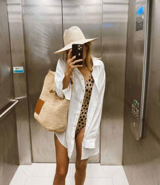 Как носить белую рубашку на пляже: советы и сочетания Как носить белую рубашку на пляже: советы и сочетания