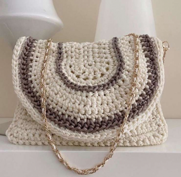 Бревно и такса: четыре популярные сумки лета 2024 Бревно и такса: четыре популярные сумки лета 2024