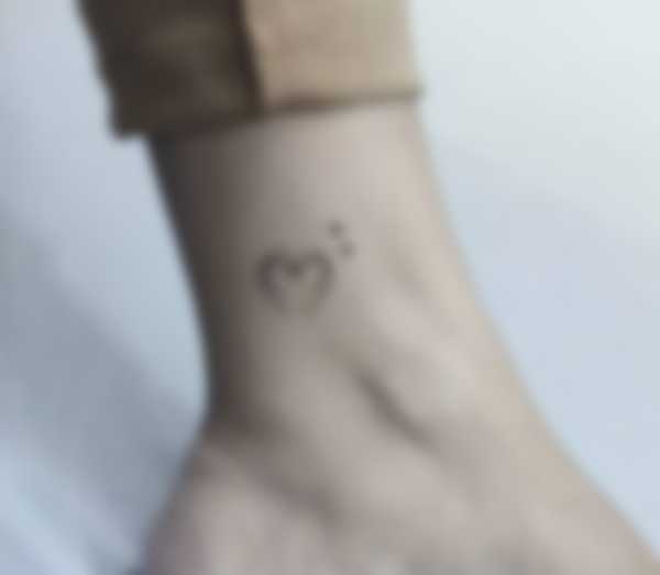 Красивые татуировки на щиколотке для девушки – эскизы с фото Красивые татуировки на щиколотке для девушки – эскизы с фото