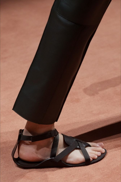 6 моделей сандалий, которые украсят ваше лето 2024 6 моделей сандалий, которые украсят ваше лето 2024