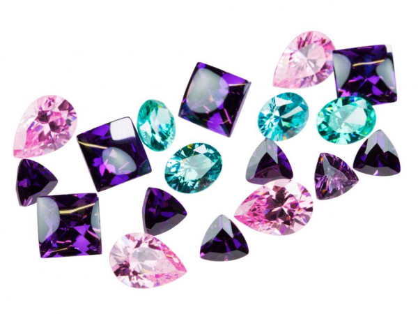 Цирконий и фианит: что дороже, что лучше и чем отличаются Цирконий и фианит: что дороже, что лучше и чем отличаются