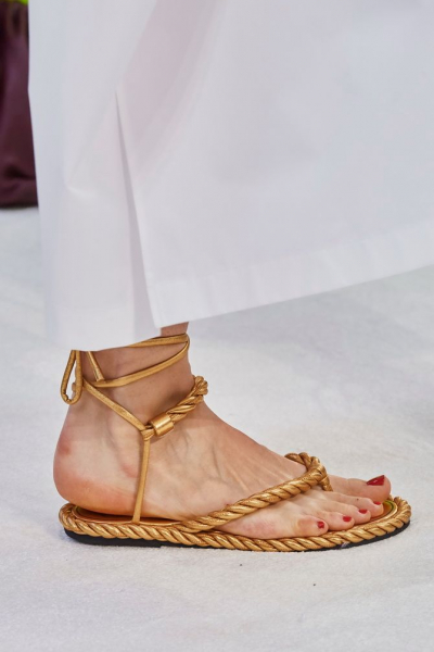 6 моделей сандалий, которые украсят ваше лето 2024 6 моделей сандалий, которые украсят ваше лето 2024