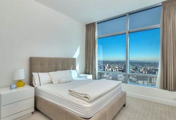 Почему часть ТЦ "Атриум" на Садовом кольце хотят снести, а его владельцы живут и платят налоги в США Почему часть ТЦ "Атриум" на Садовом кольце хотят снести, а его владельцы живут и платят налоги в США