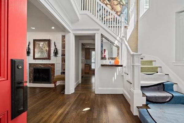 Почему часть ТЦ "Атриум" на Садовом кольце хотят снести, а его владельцы живут и платят налоги в США Почему часть ТЦ "Атриум" на Садовом кольце хотят снести, а его владельцы живут и платят налоги в США