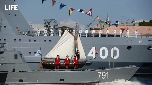 Путин, Белоусов и боевые корабли: Самое важное с военно-морского парада в Петербурге — в объективе Life.ru Путин, Белоусов и боевые корабли: Самое важное с военно-морского парада в Петербурге — в объективе Life.ru