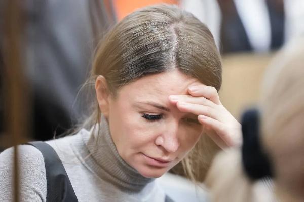 Старушки подождут: Боец Хабиб, блогеры Гасанов, Ивлеева, Лерчик и другие звёзды, больше всего задолжавшие налогов в 2024 году Старушки подождут: Боец Хабиб, блогеры Гасанов, Ивлеева, Лерчик и другие звёзды, больше всего задолжавшие налогов в 2024 году