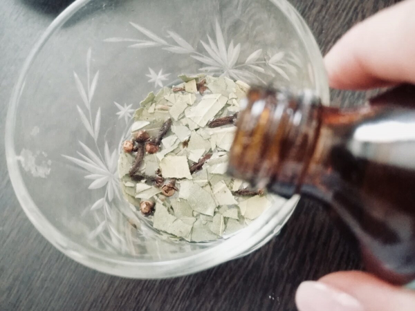 Кладу в туалете мешочек с лавровым листом, а гости удивляются, для чего он там нужен (рассказываю хитрость с «лаврушкой») Кладу в туалете мешочек с лавровым листом, а гости удивляются, для чего он там нужен (рассказываю хитрость с «лаврушкой»)