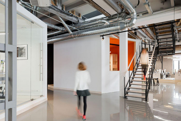 Псевдорусский стиль и эстетика промзон: 5 стильных офисов архитекторов Псевдорусский стиль и эстетика промзон: 5 стильных офисов архитекторов