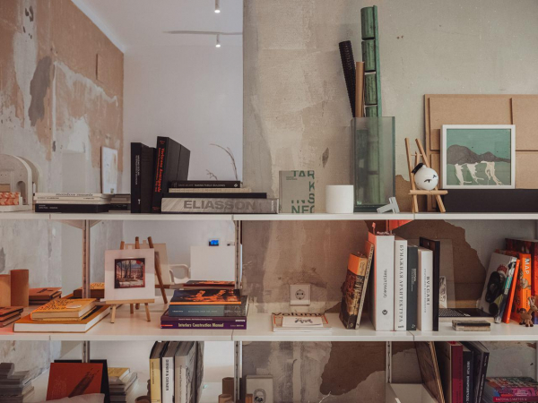 Псевдорусский стиль и эстетика промзон: 5 стильных офисов архитекторов Псевдорусский стиль и эстетика промзон: 5 стильных офисов архитекторов